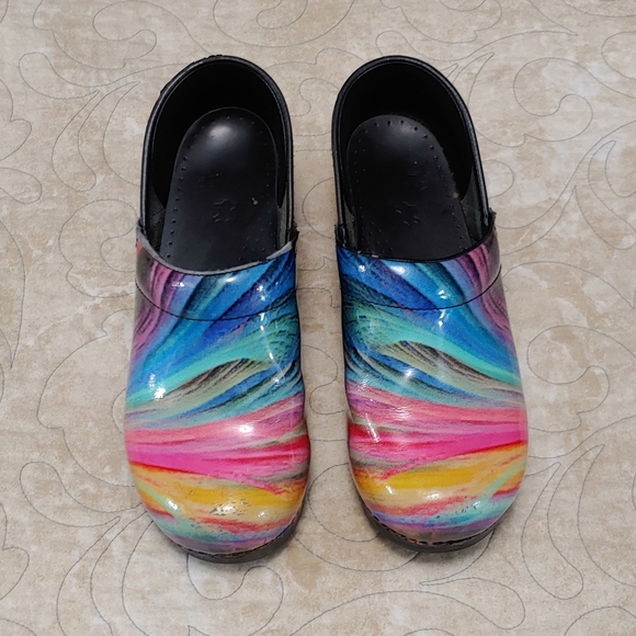 rainbow dansko